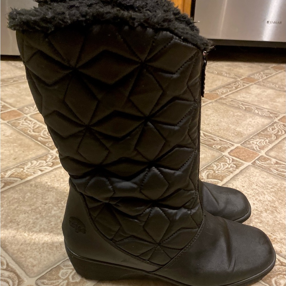 Totes women's Sz 8M black quilted waterproof zipper snow boots winter faux fur